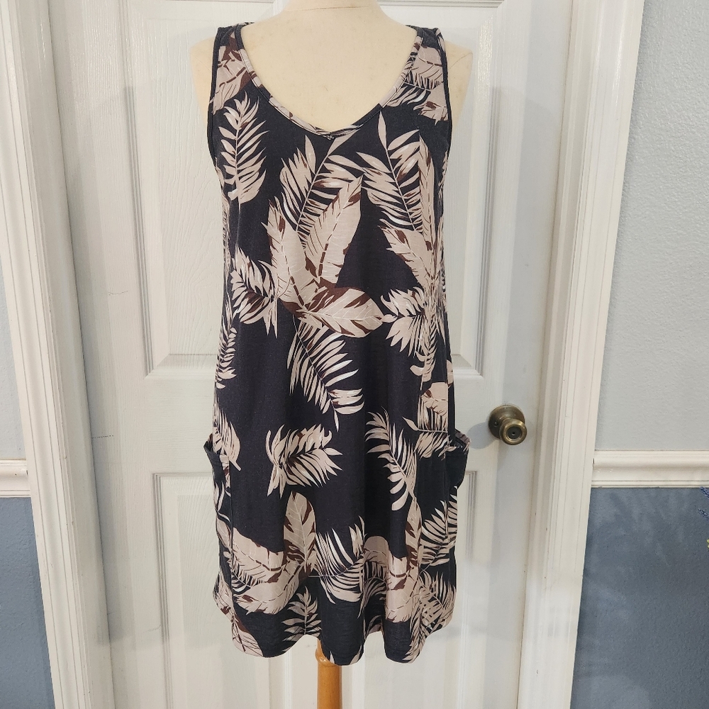Black and Cream Leaf Print Dress